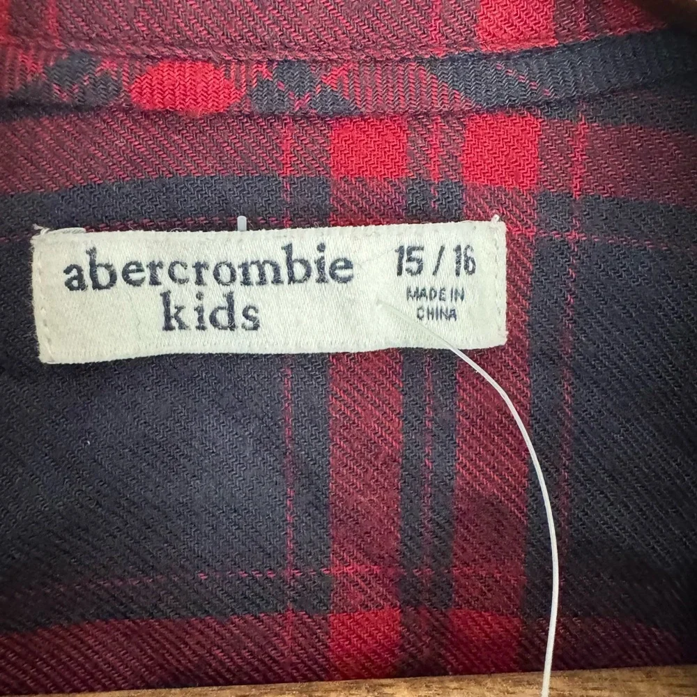 Abercrombie Kids Plaid Button Down Shirt Navy Red Size 15/16 Boys - Picture 5 of 8